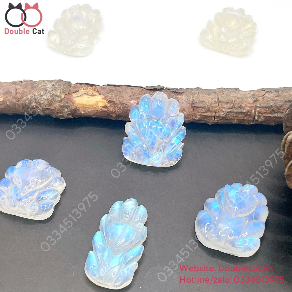 Hồ ly chúa đá mặt trăng ánh xanh đẹp