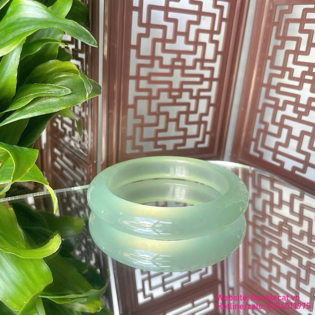 Vòng bản ngọc tụ nham thiên nhiên, chất trong và khởi quang có đi kèm giấy kiểm định.