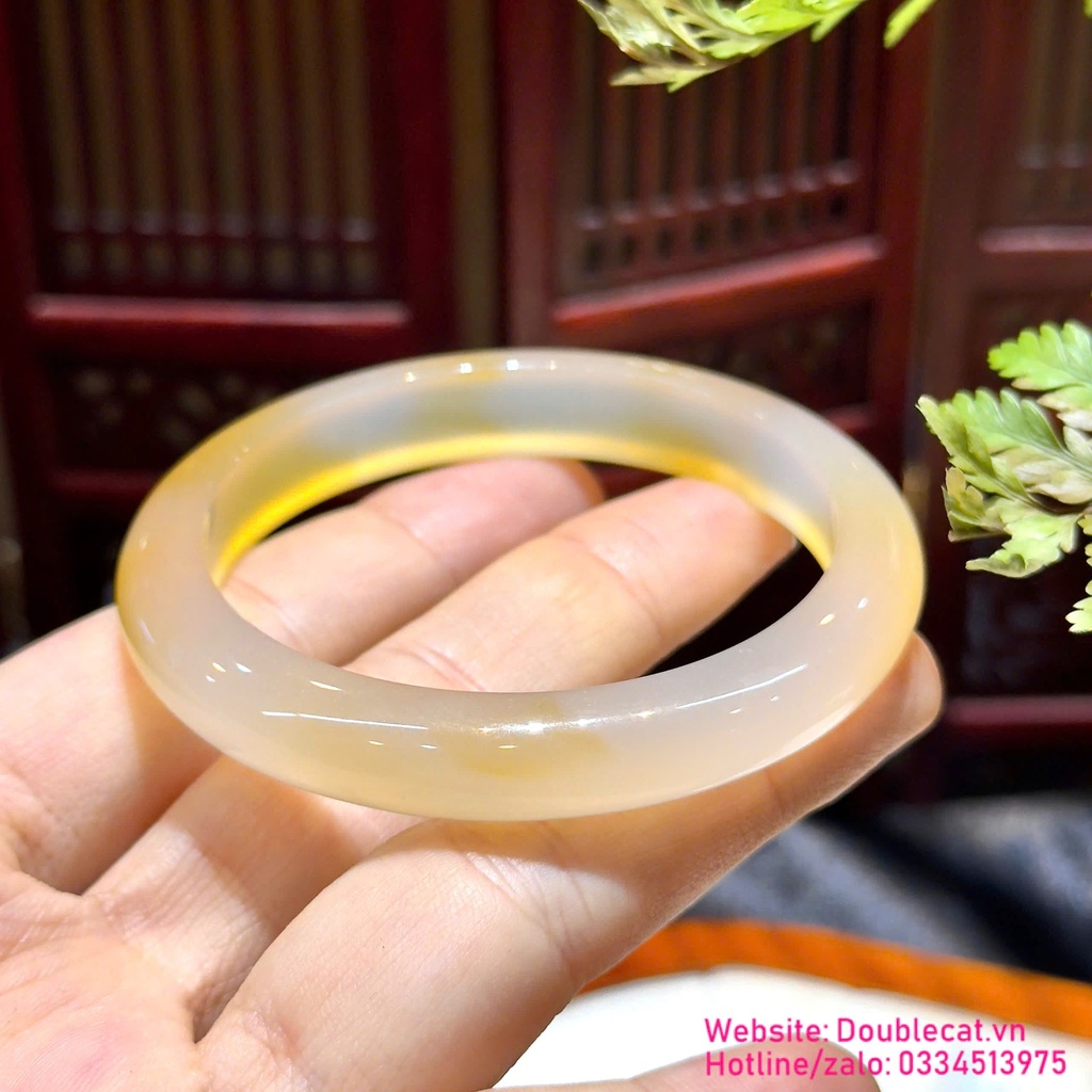Vòng bản đá mã não bạch nguyệt quang pha màu hoàng kim thiên nhiên