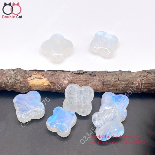 Mặt cỏ 4 lá đá mặt trăng (moonstone) ánh sáng đẹp 