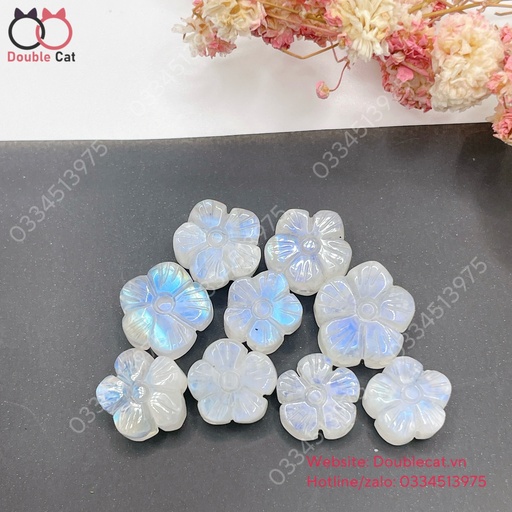 Mặt dây, charm hoa mai đá mặt trăng ( moonstone)
